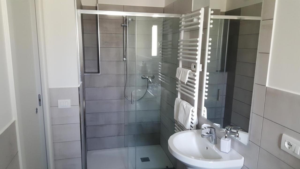 Hotel Il Melograno Peschiera del Garda Esterno foto