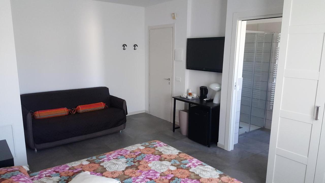 Hotel Il Melograno Peschiera del Garda Esterno foto