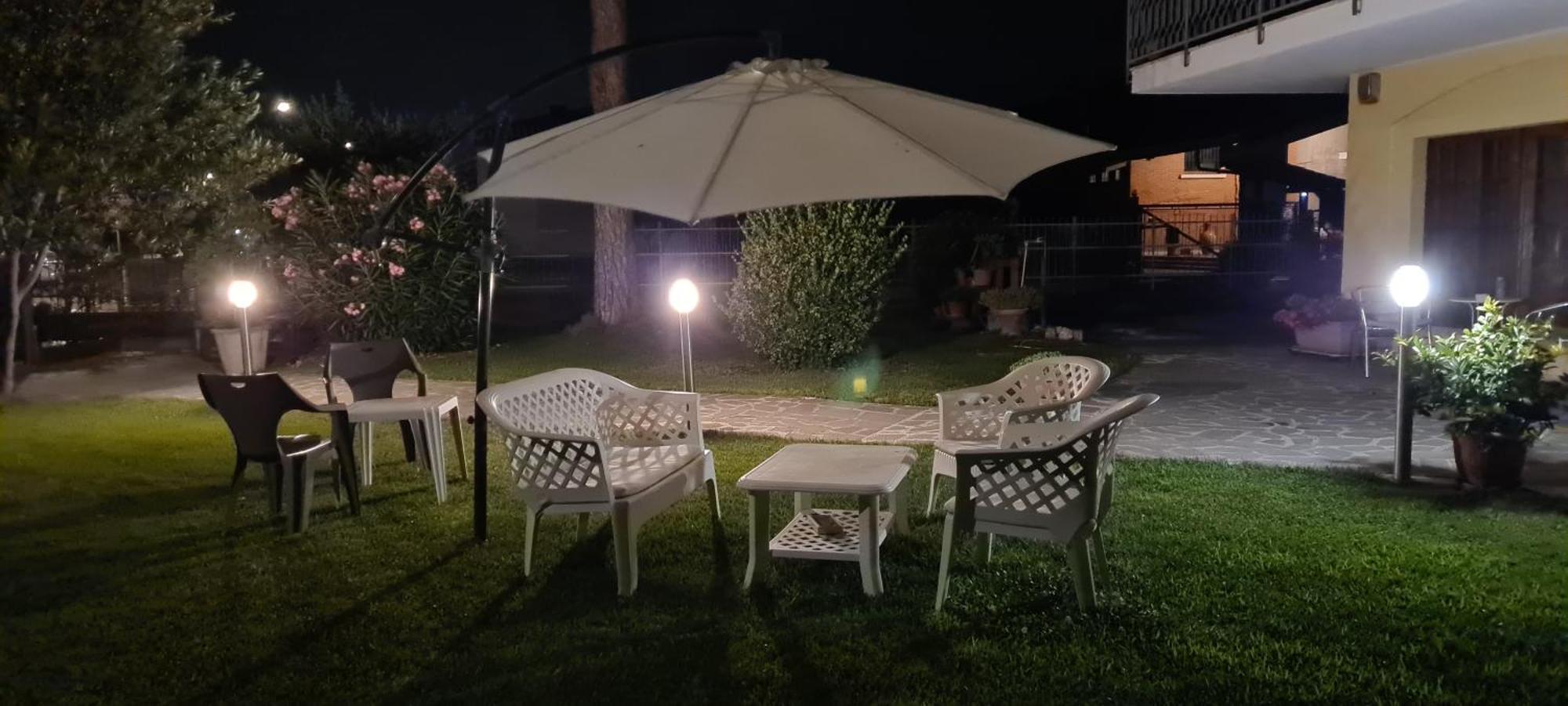 Hotel Il Melograno Peschiera del Garda Esterno foto
