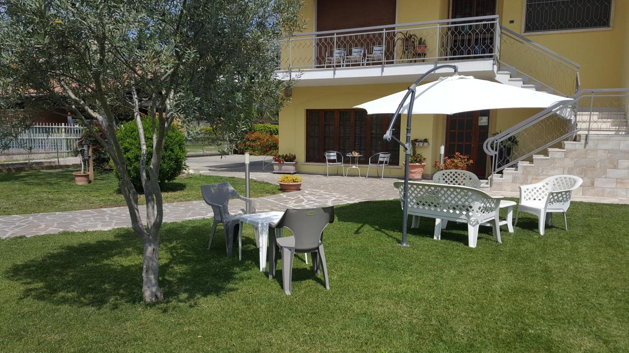 Hotel Il Melograno Peschiera del Garda Esterno foto